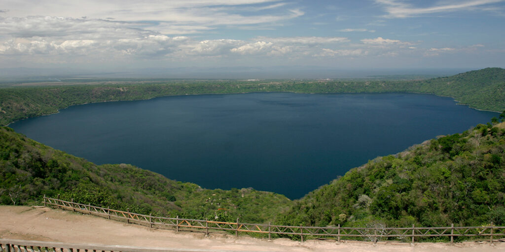 catarina viewpoint, explore volcanoes, nicaragua, lake